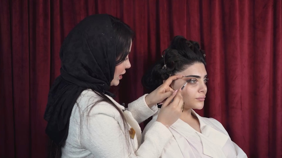 آموزش رایگان میکاپ روسی، با میکاپ آرتیست مادام کاترین سبک دوم قسمت دوم